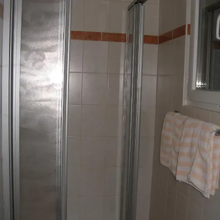 Haus Waldfrieden, Meinecardplus Inklusive בית הארחה